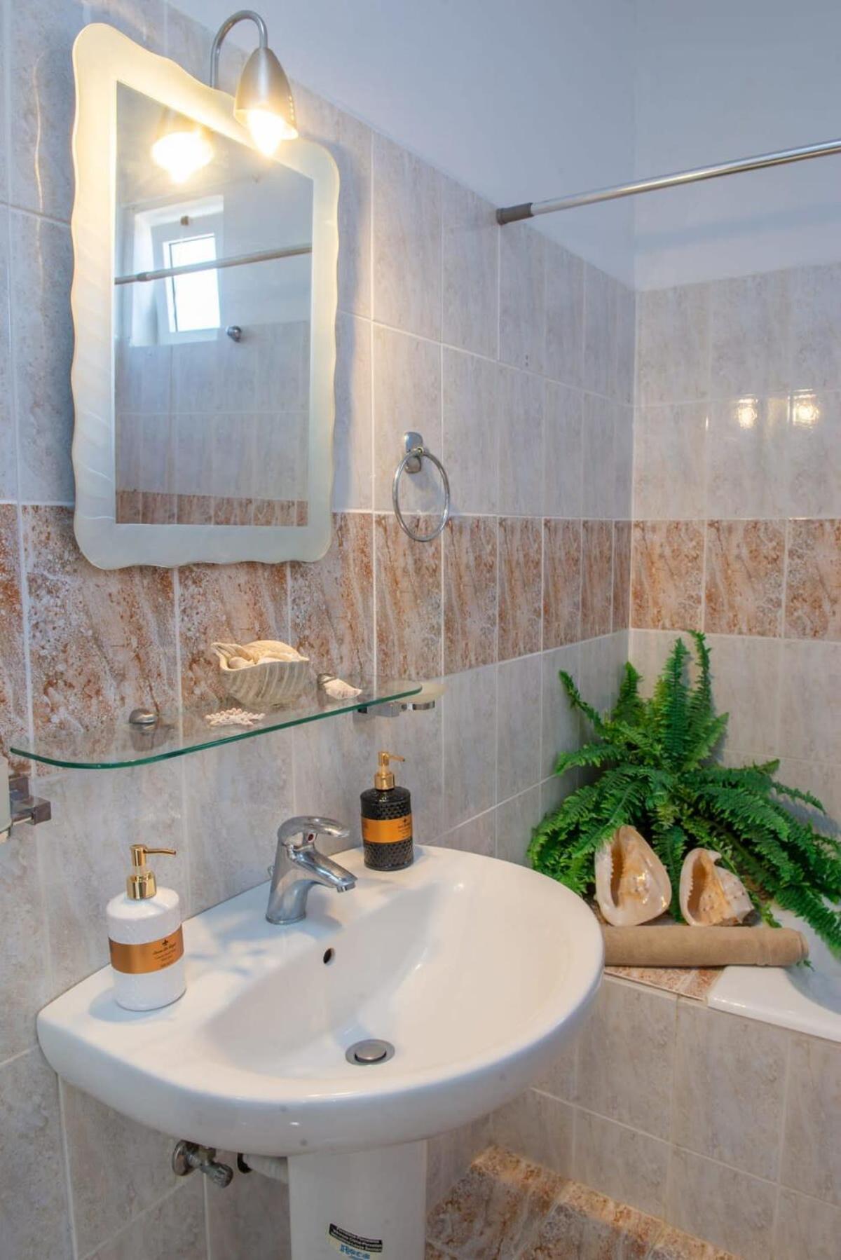 Atlantic Cave Haven-Seaside, Fully Equipped Apartment Kolymbia Ngoại thất bức ảnh